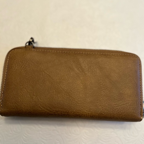 Cracker Barrel Studded Brown Leather Crossbody Bag - Picture 2 of 4